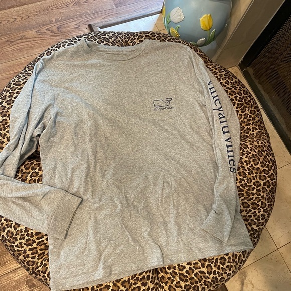 Medium Vineyard Vines Football long sleeved shirt - Picture 4 of 5